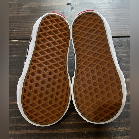 Vans Peanuts The Gang Black Skateboard Classic Slip On Toddler Kids SZ 4.5 - Picture 3 of 4